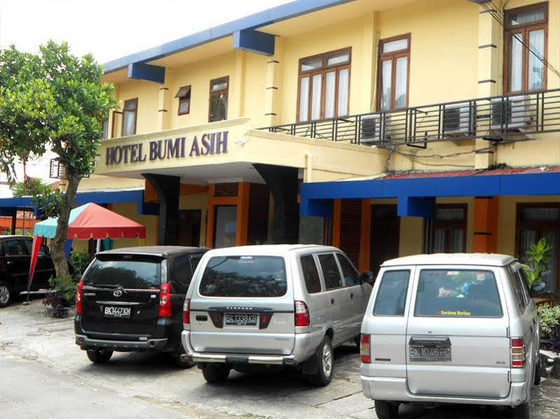 Oyo 1030 Hotel Bumi Asih Medan Extérieur photo
